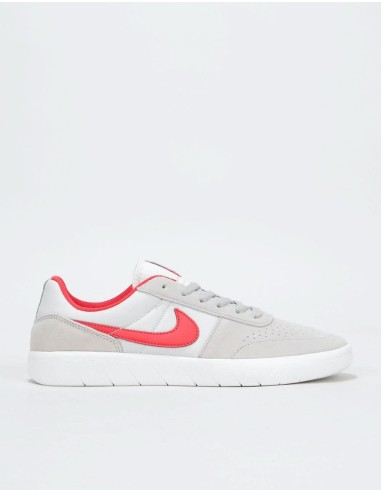 Nike SB Team Classic Skate Shoes - Atmosphere Grey/University Red-Vast livraison et retour toujours gratuits