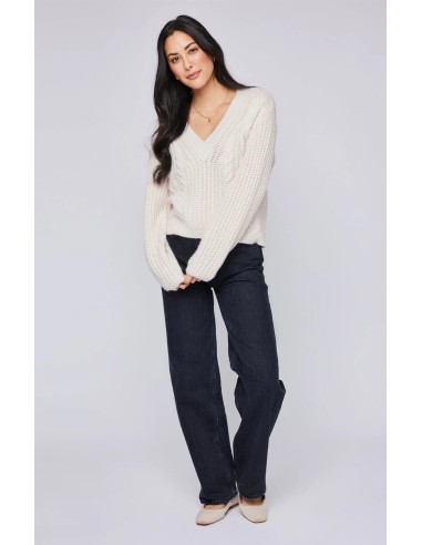 Octavia V-Neck Sweater 2023